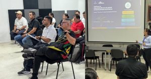 Policías lideran socialización de Juegos Intercolegiados 2026 en Neiva con apoyo del Ministerio del Deporte