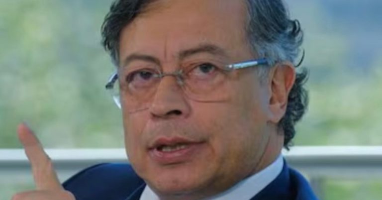 Petro acusa a extrema derecha de EE.UU. y Ecuador de influir en política para mantenerlo en lista OFAC