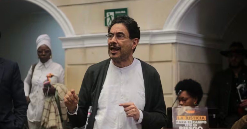 Iván Cepeda lanza reto de debate a Paloma Valencia y Abelardo de la Espriella