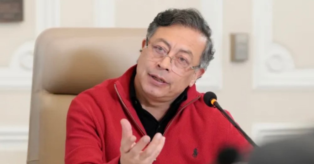 Presidente Petro amenaza con nuevo aumento del salario mínimo si Banco de la República mantiene alza de tasas de interés